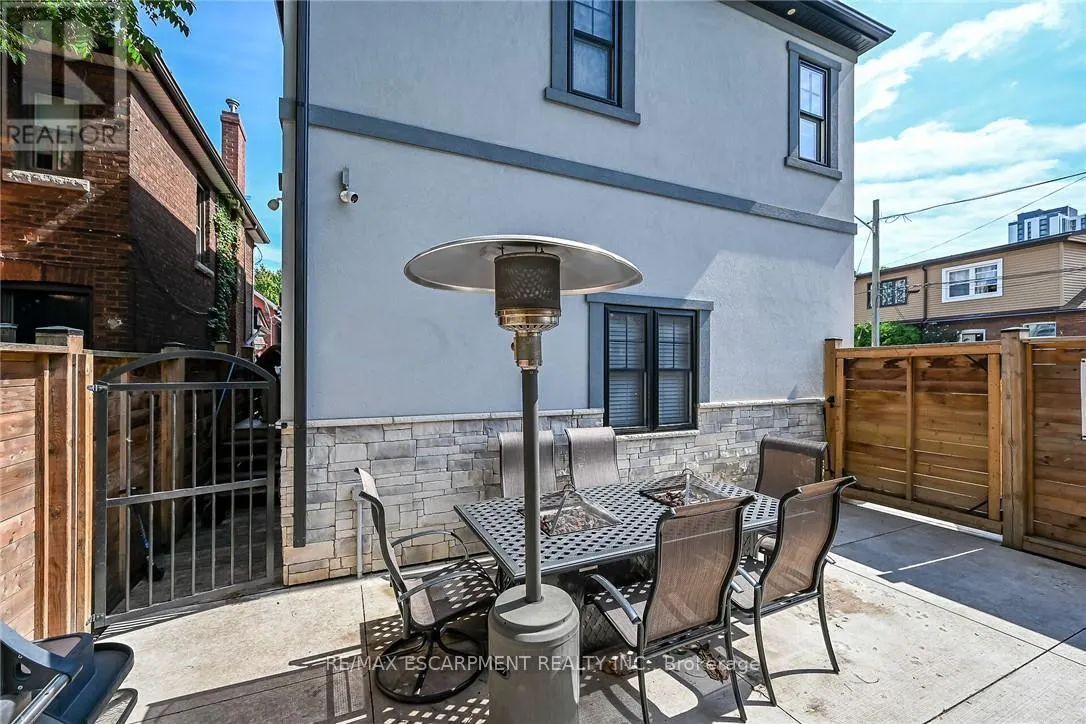 109 RAY STREET