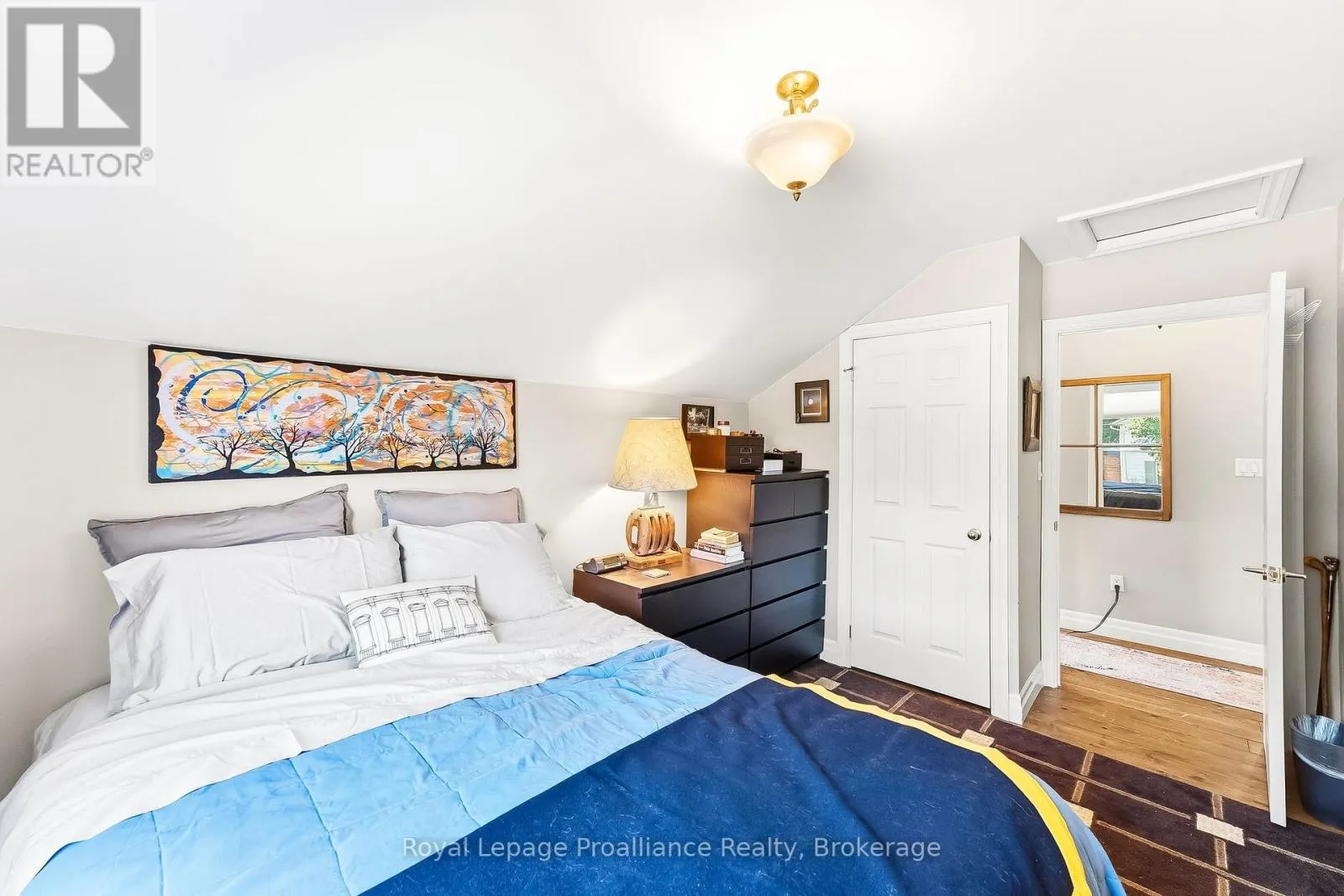 52 BRAMLEY STREET S