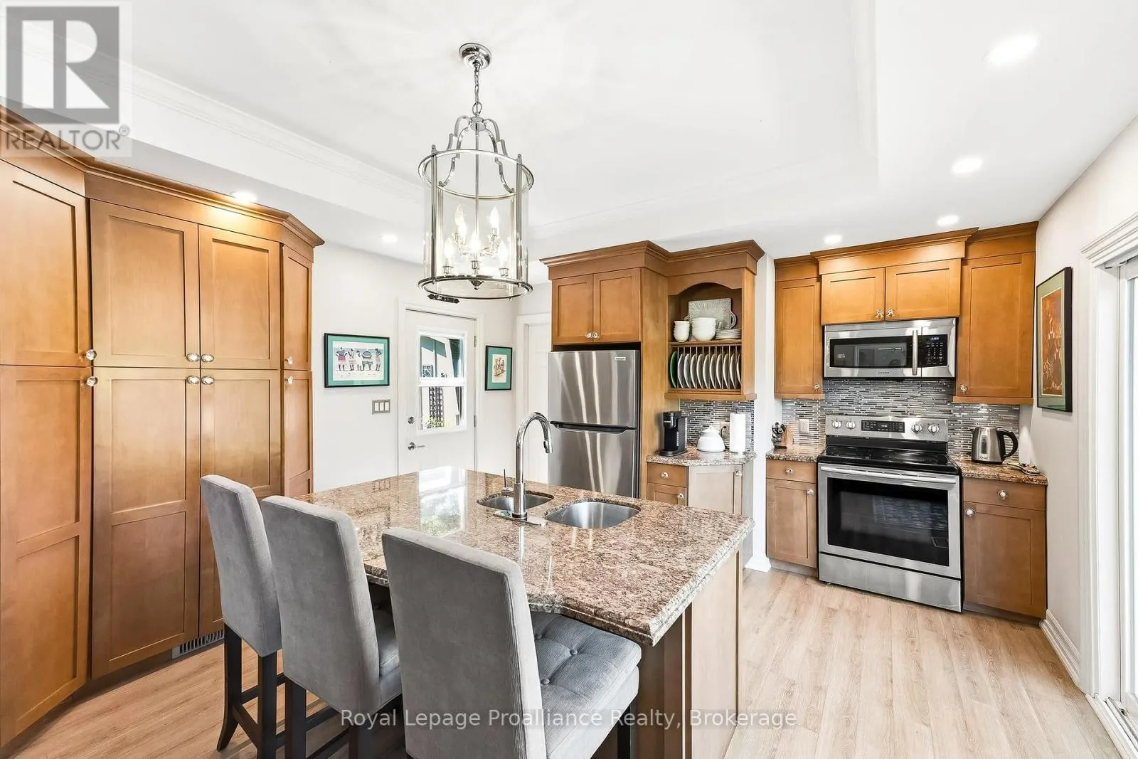 52 BRAMLEY STREET S