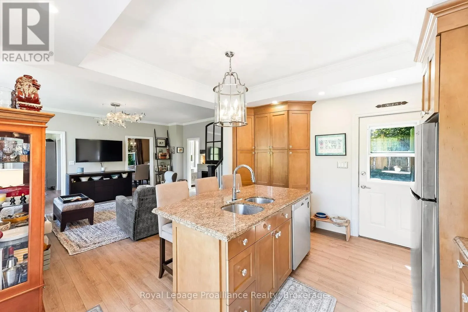 52 BRAMLEY STREET S