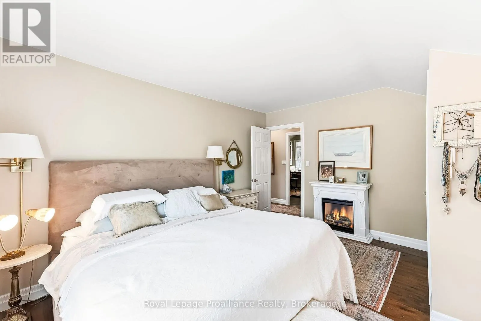 52 BRAMLEY STREET S