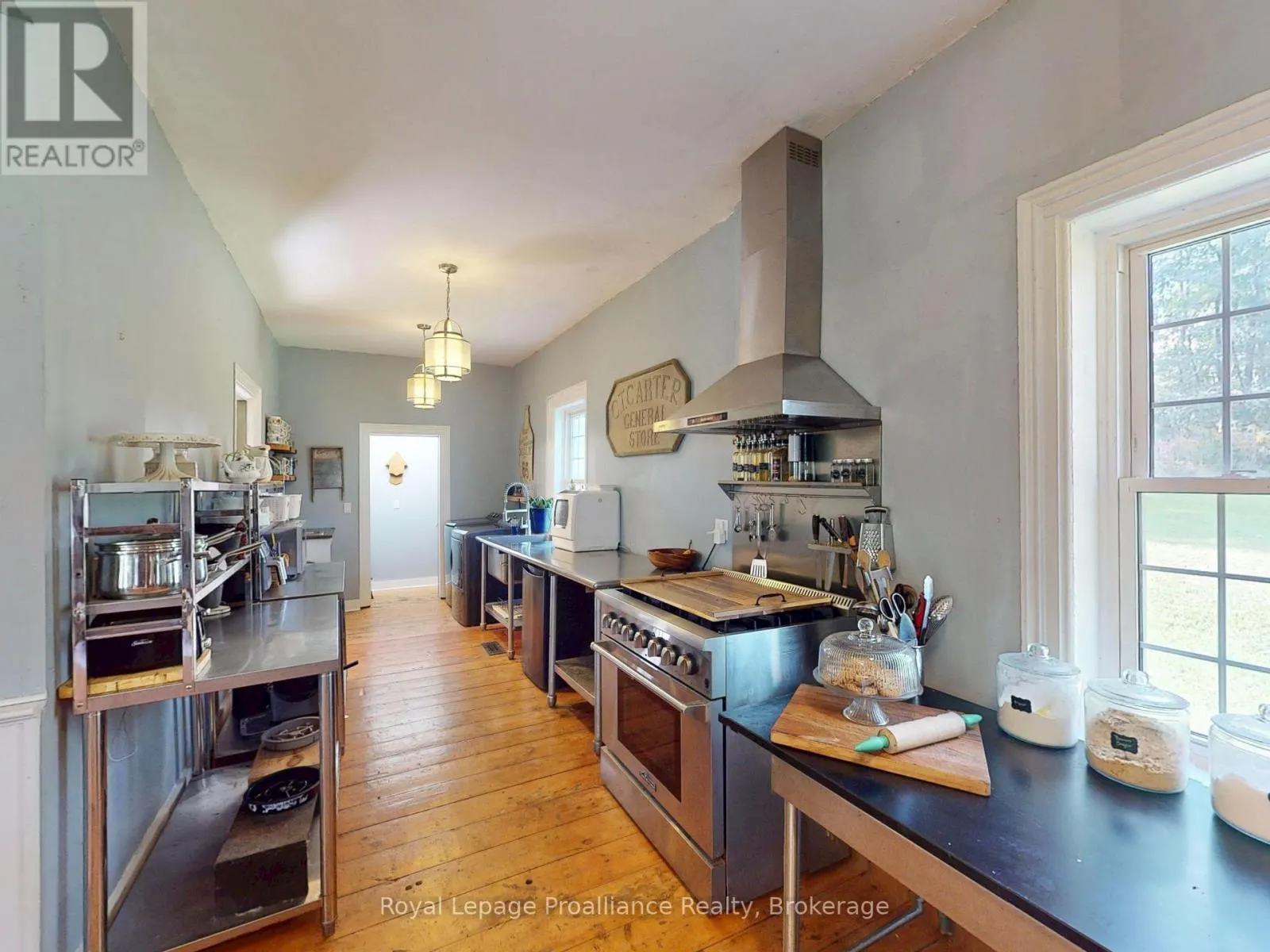 729 FOXBORO-STIRLING ROAD