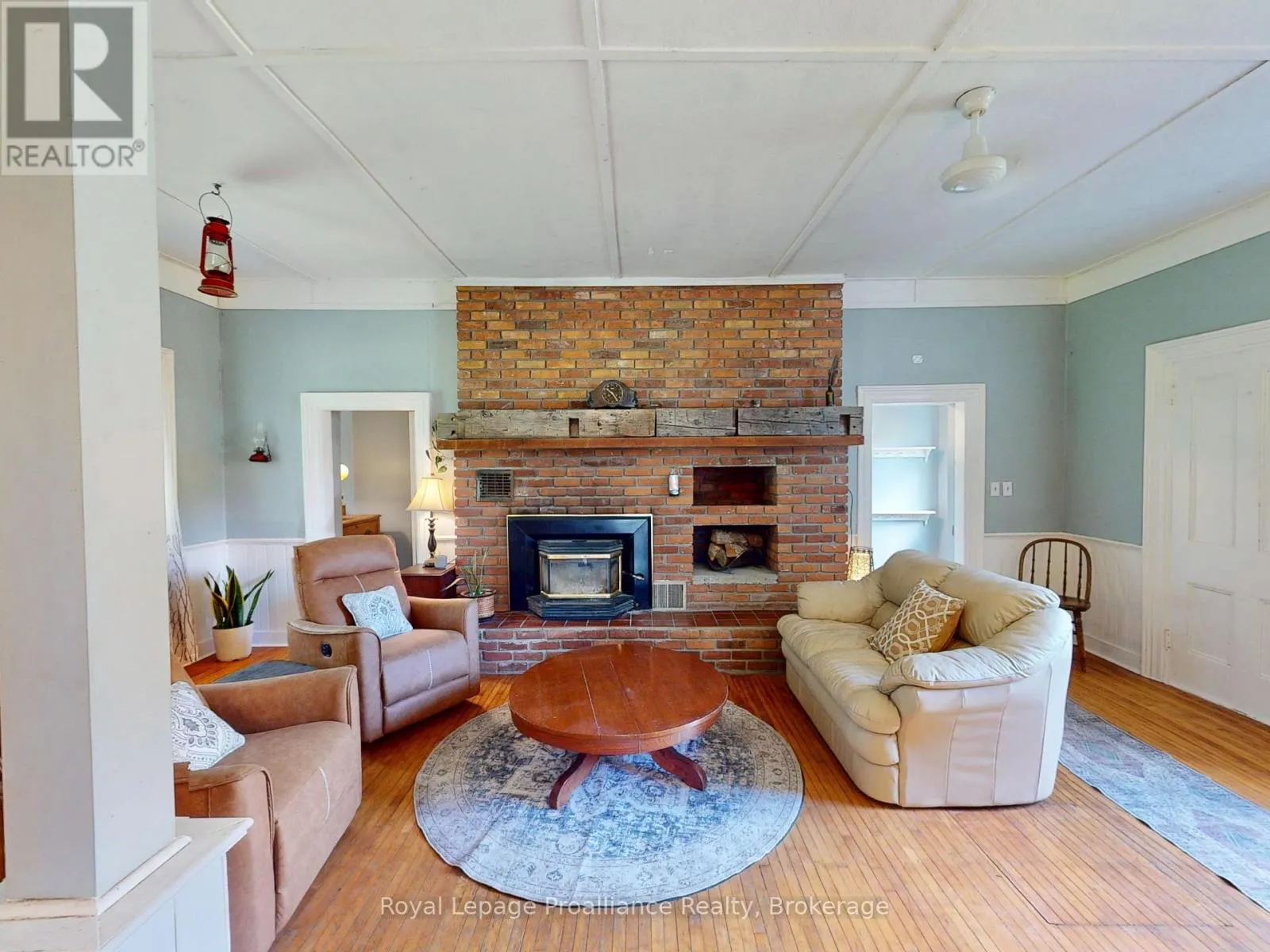 729 FOXBORO-STIRLING ROAD