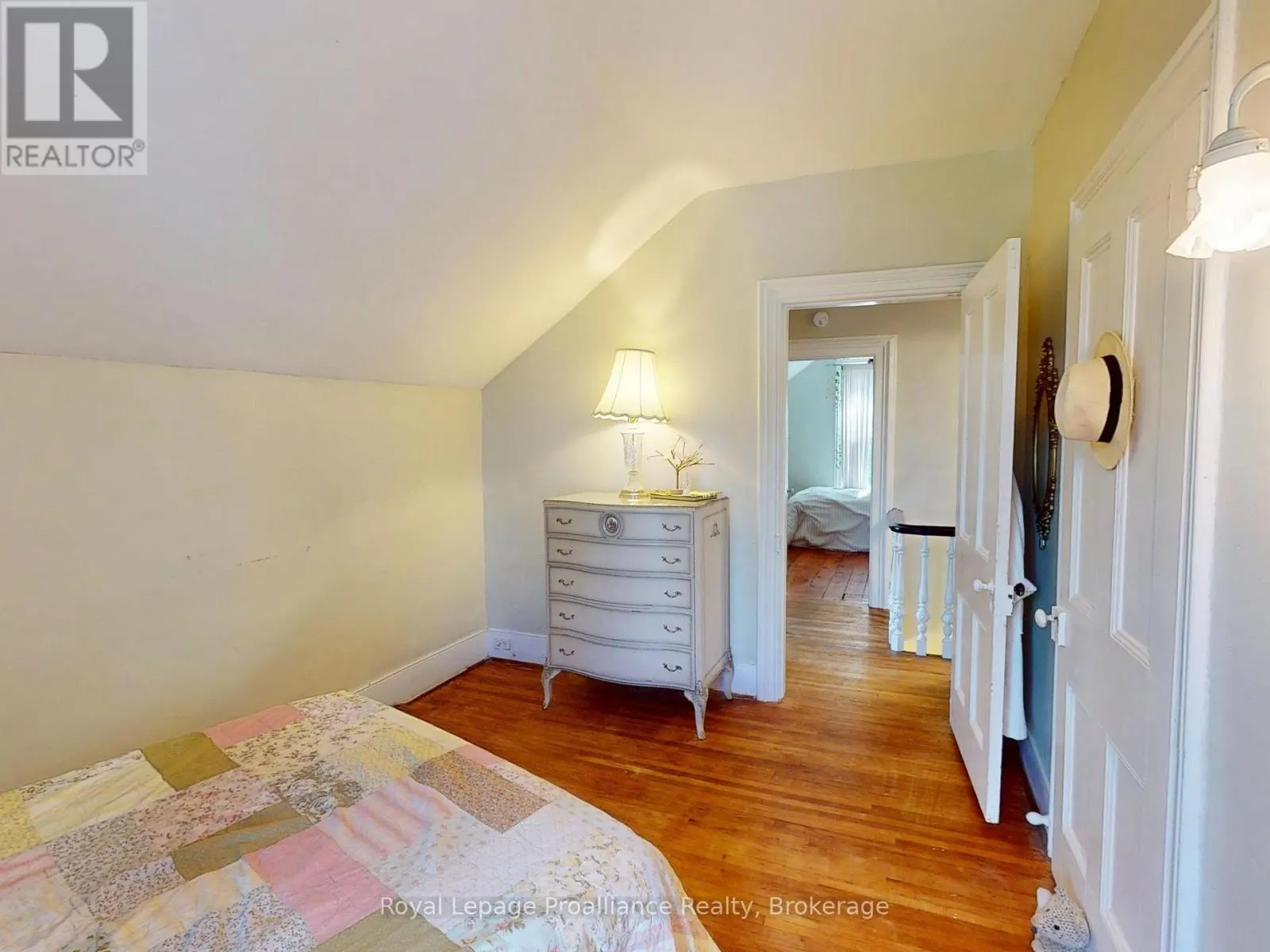 729 FOXBORO-STIRLING ROAD