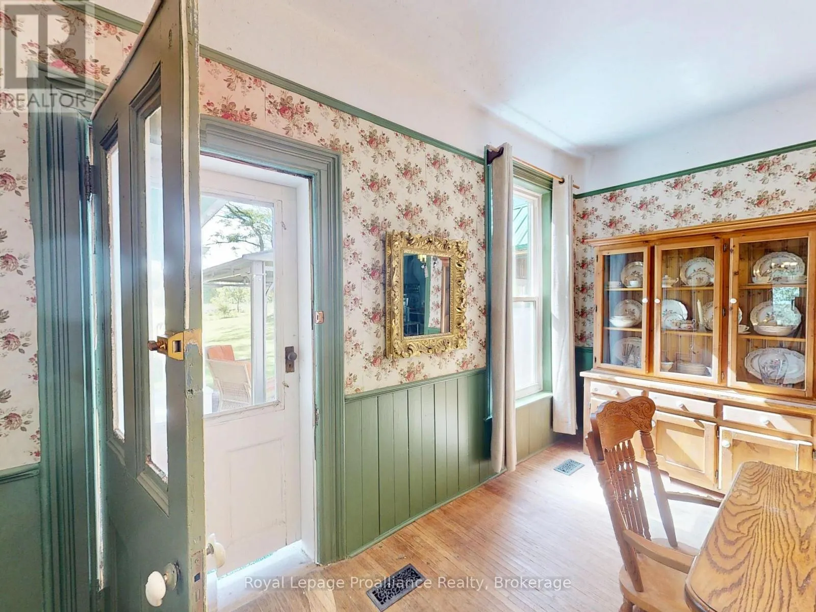 729 FOXBORO-STIRLING ROAD