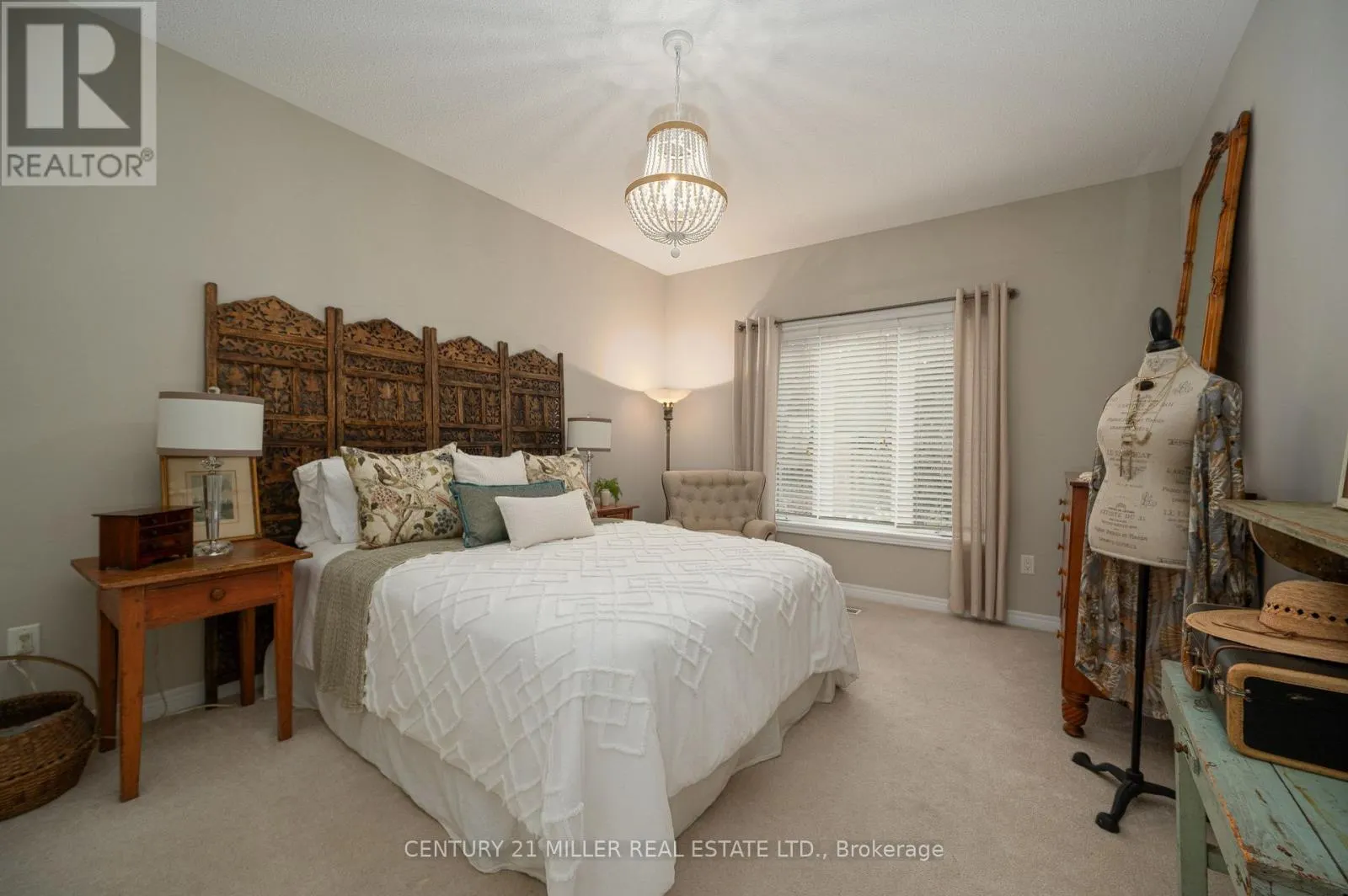 125 RIVERWALK PLACE