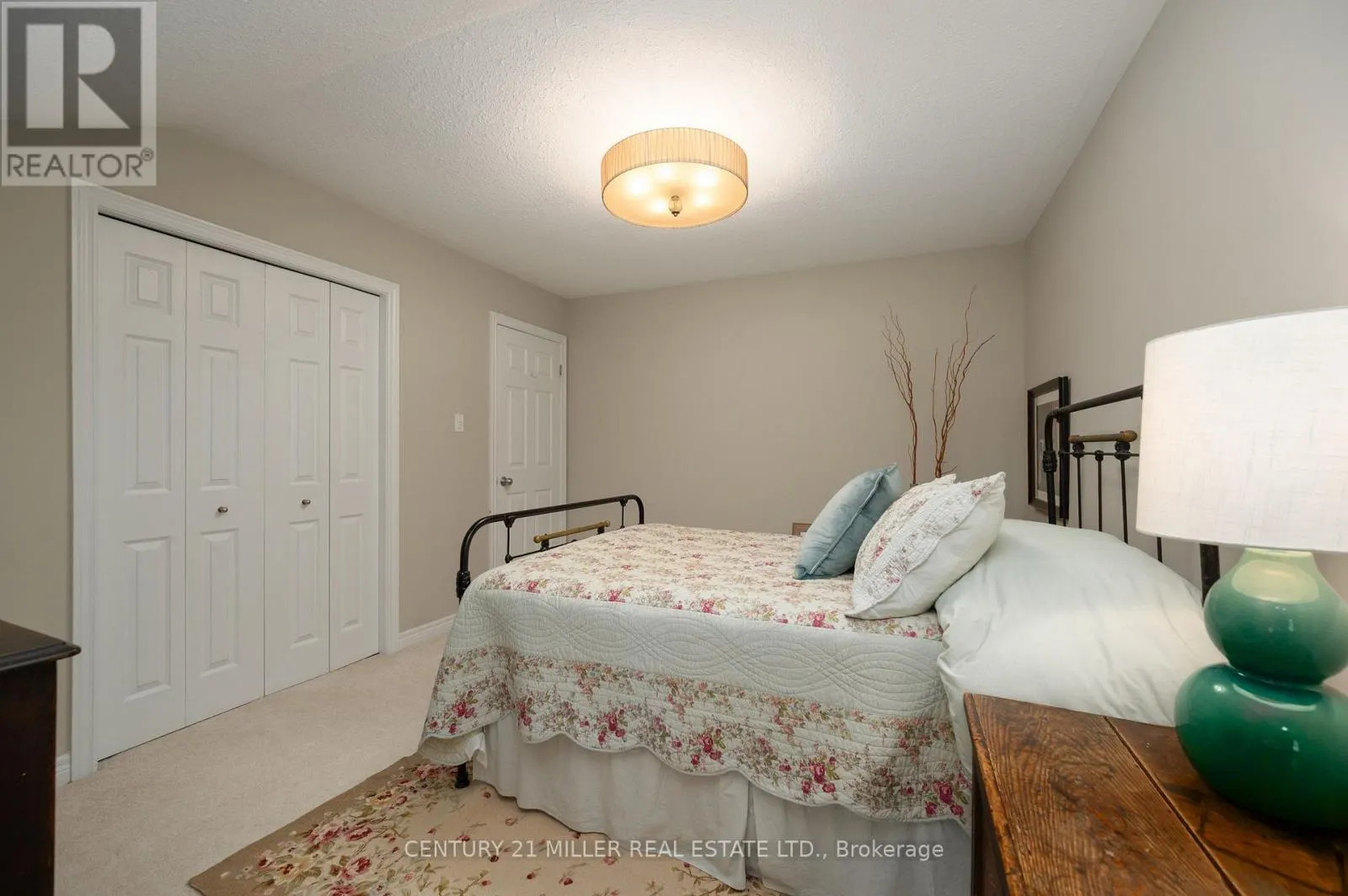 125 RIVERWALK PLACE