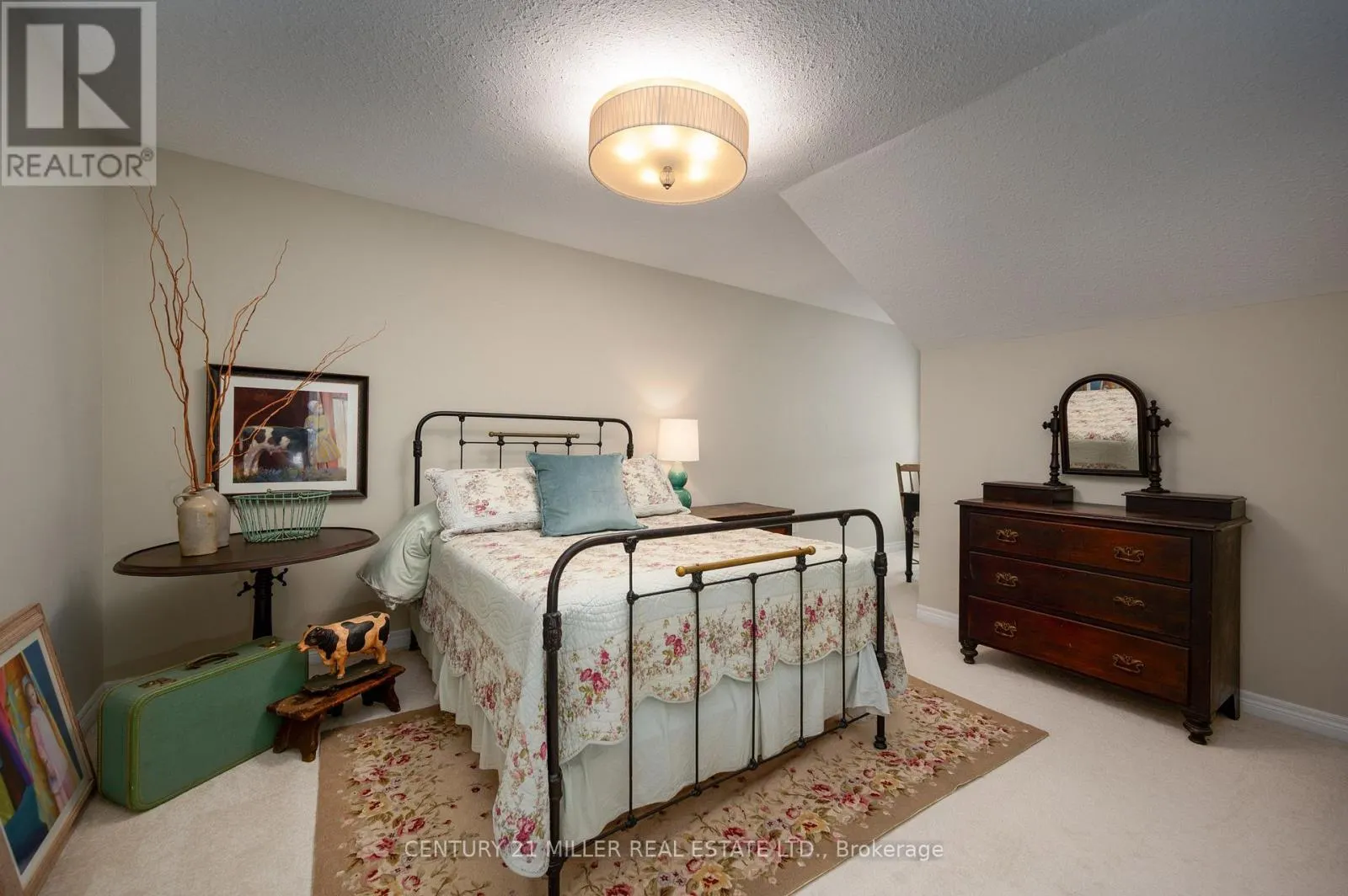 125 RIVERWALK PLACE