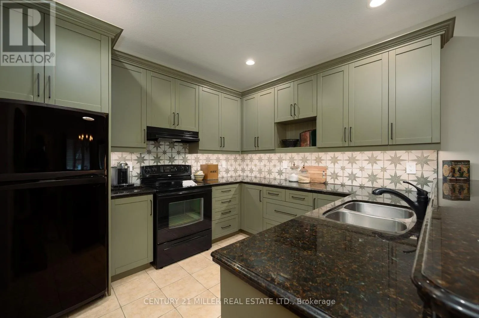 125 RIVERWALK PLACE