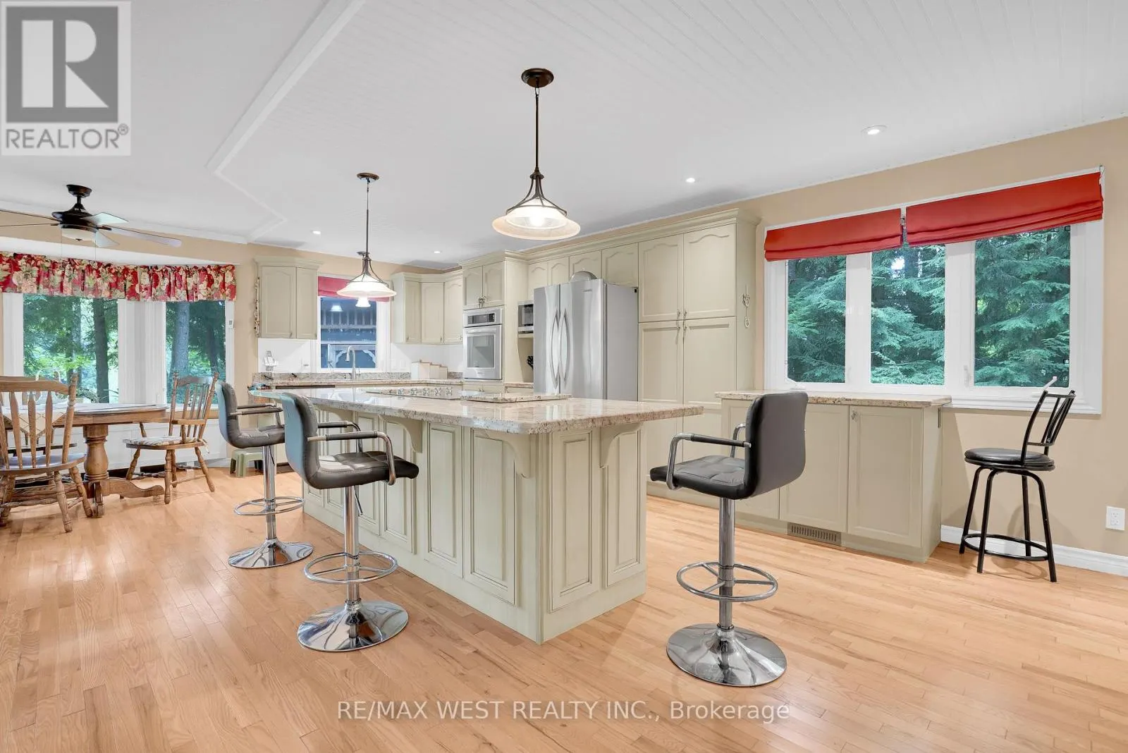 20 DEERHURST HIGHLANDS DRIVE