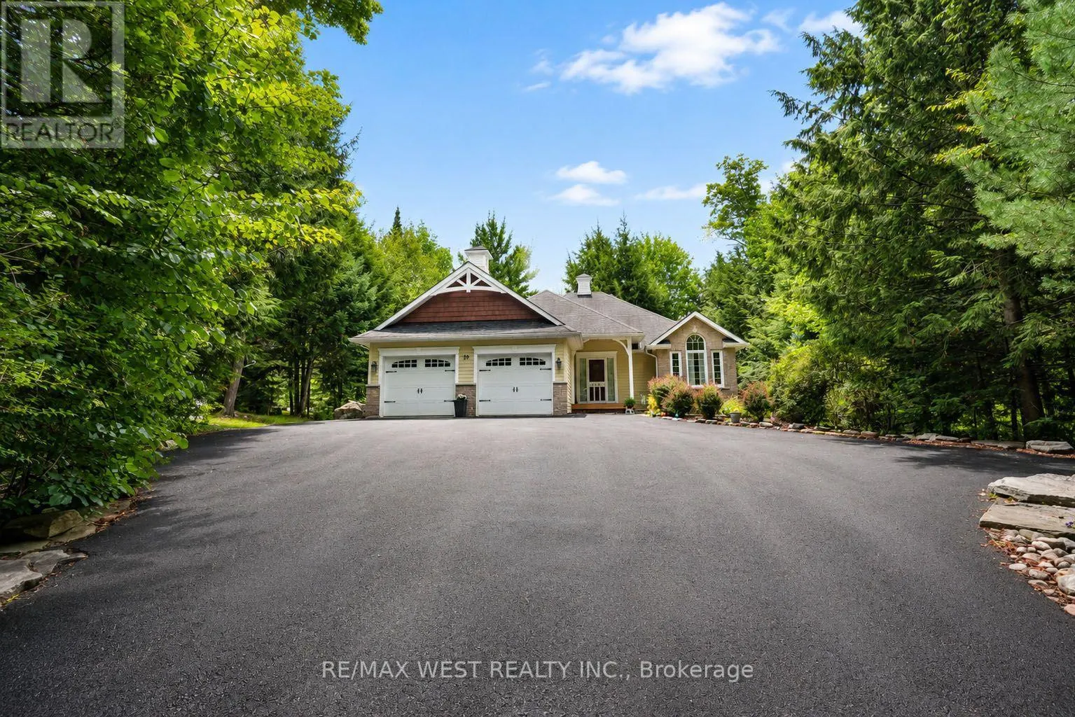 20 DEERHURST HIGHLANDS DRIVE