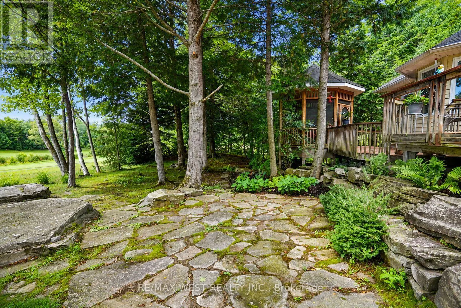 20 DEERHURST HIGHLANDS DRIVE