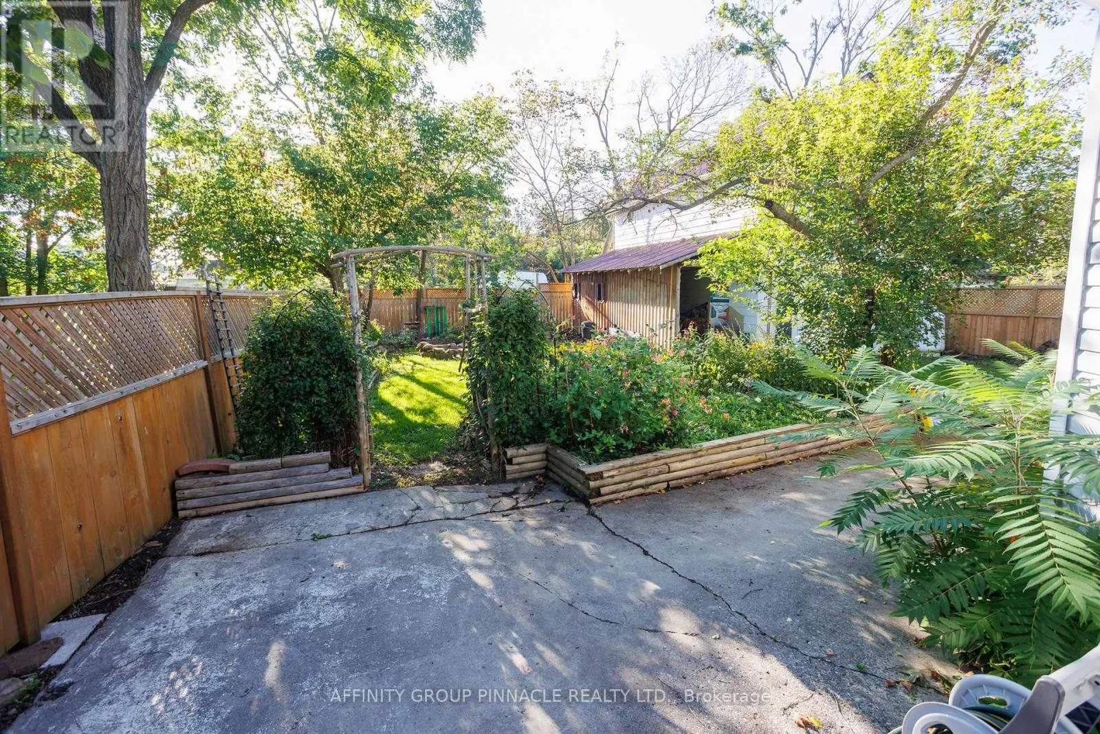 18 CLIFTON STREET