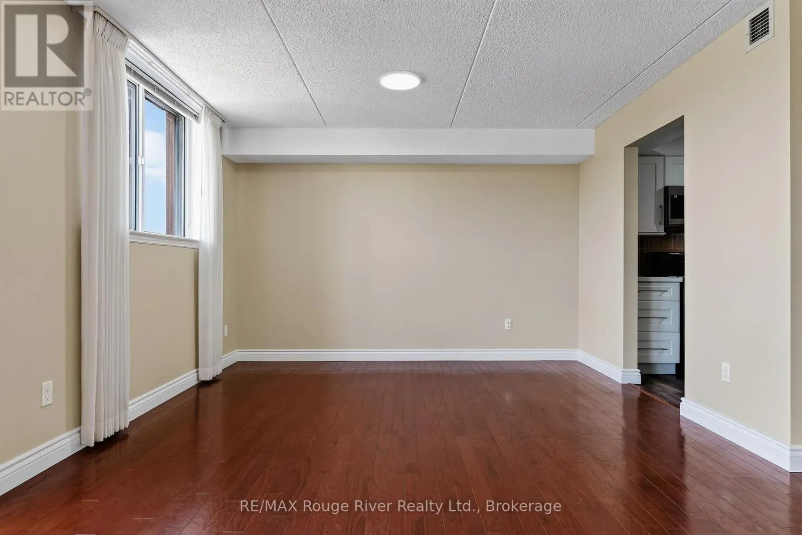 402 - 1 QUEEN STREET #402