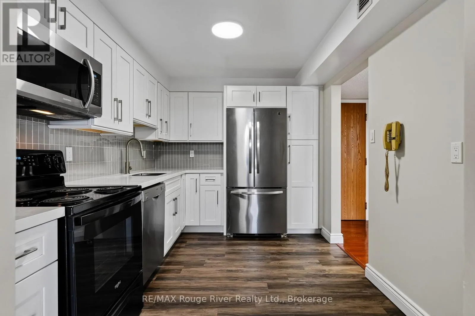 402 - 1 QUEEN STREET #402