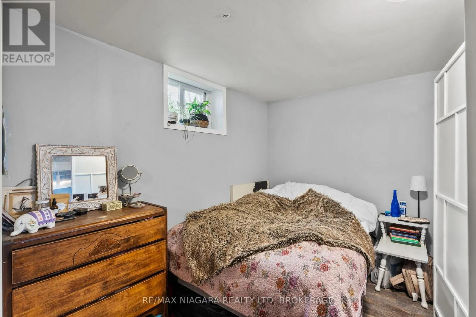 1068 NIAGARA STONE ROAD