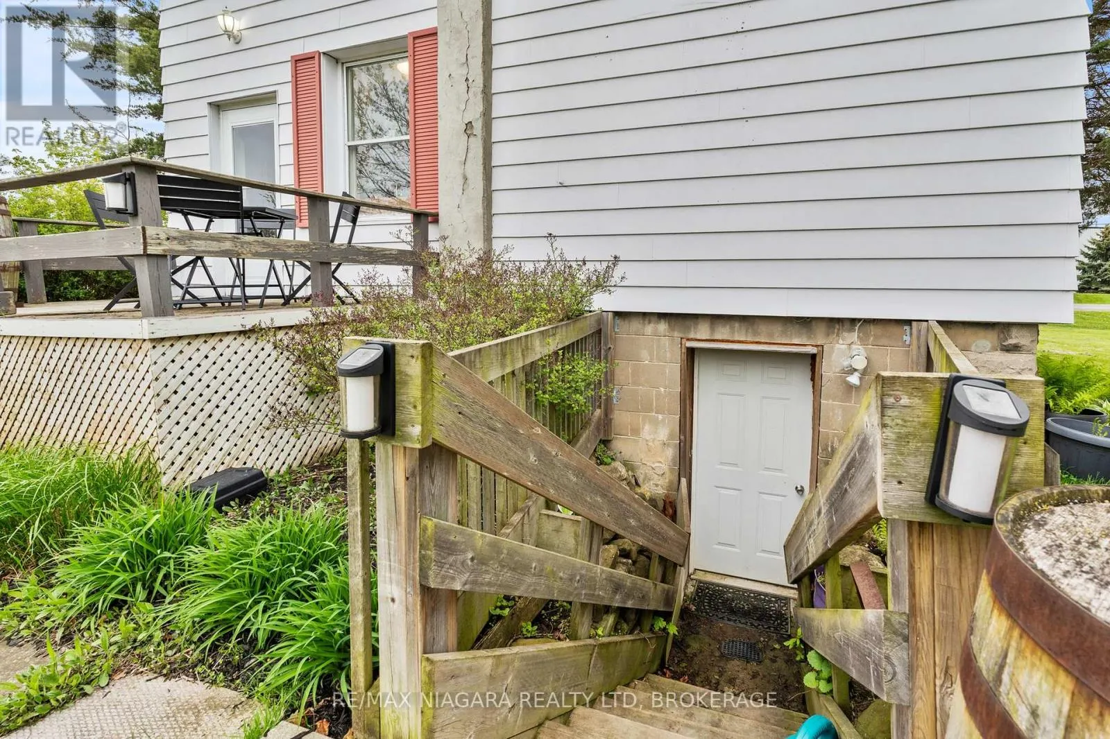 1068 NIAGARA STONE ROAD