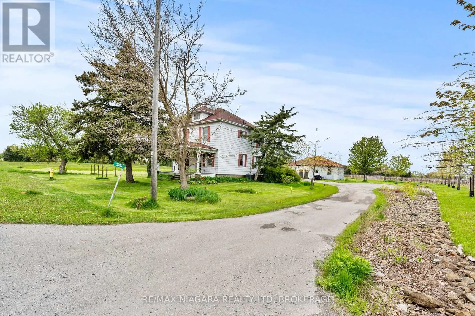 1068 NIAGARA STONE ROAD