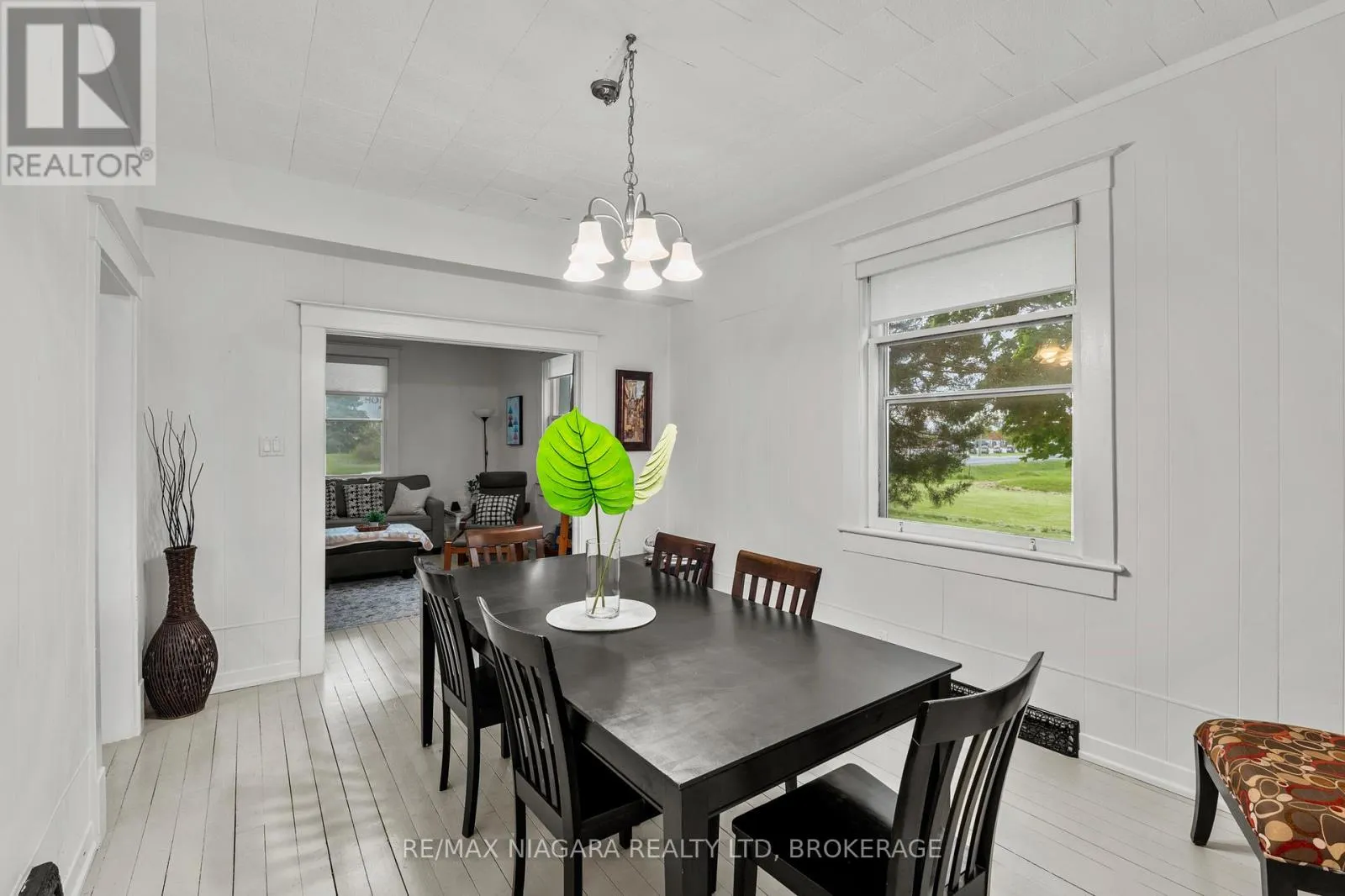 1068 NIAGARA STONE ROAD