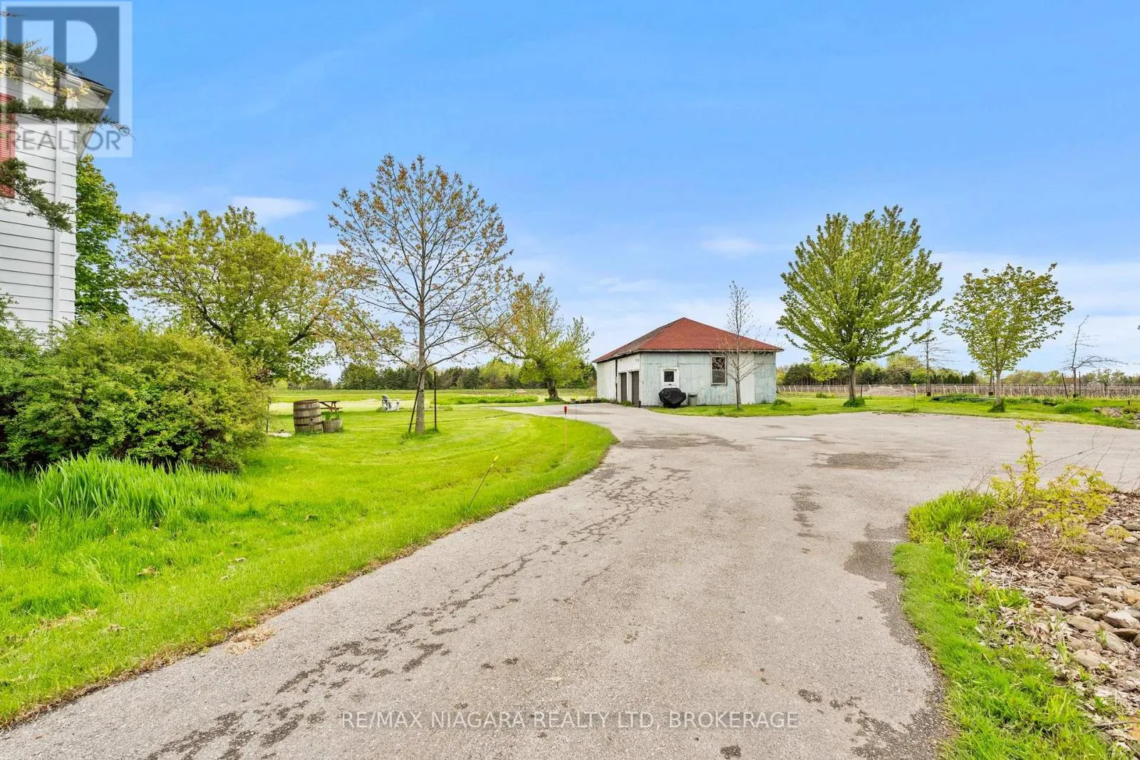 1068 NIAGARA STONE ROAD