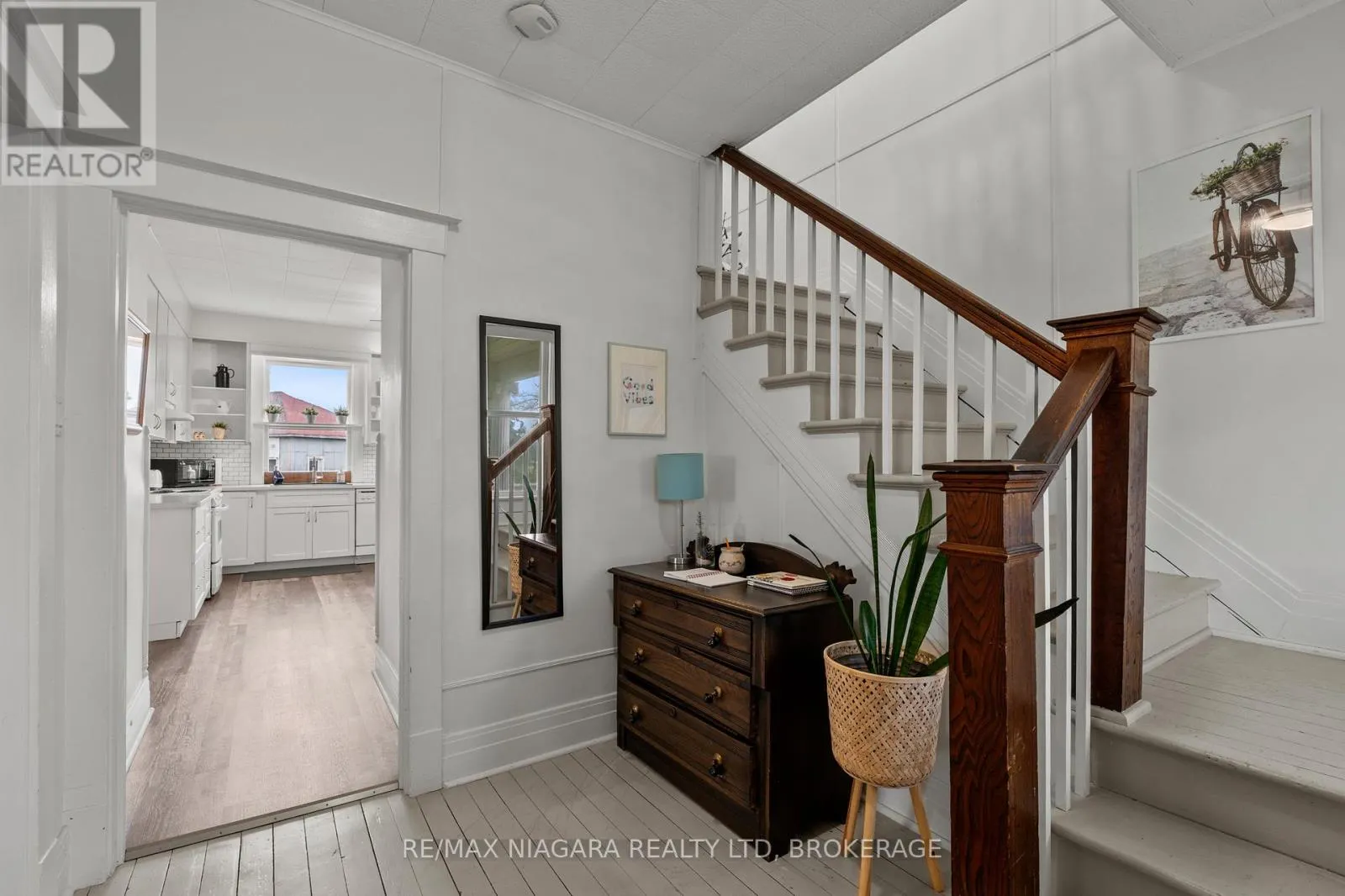 1068 NIAGARA STONE ROAD