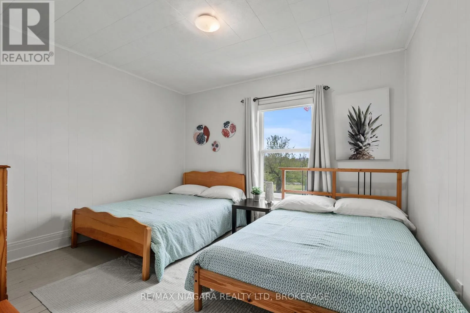 1068 NIAGARA STONE ROAD