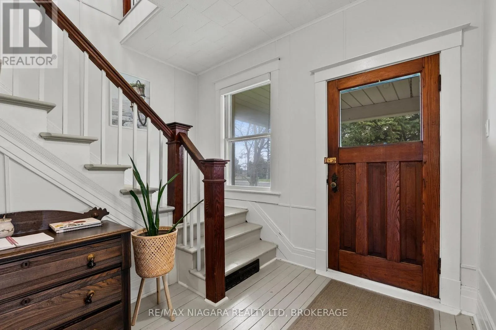 1068 NIAGARA STONE ROAD