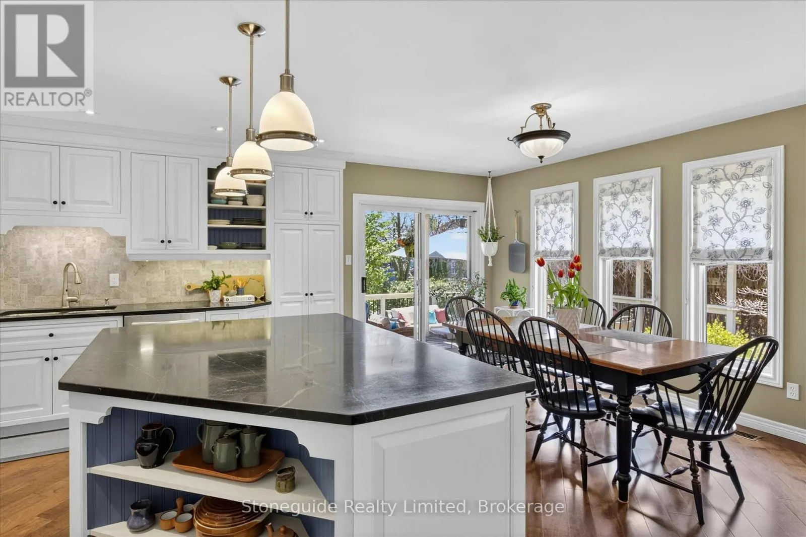 1580 COLLEGE PARK DRIVE