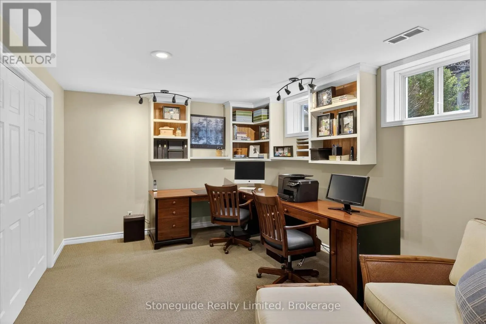 1580 COLLEGE PARK DRIVE