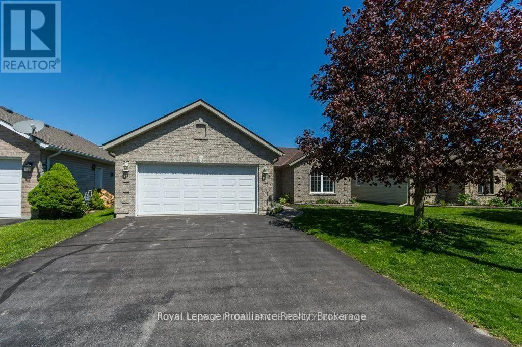 51 APPLEWOOD DRIVE