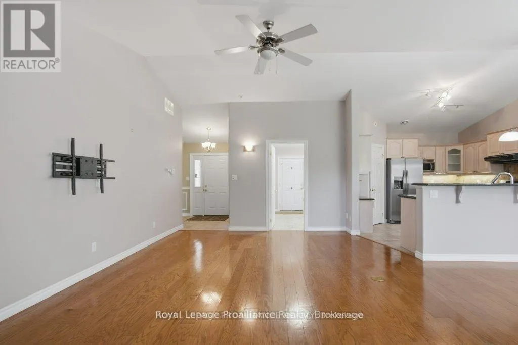 51 APPLEWOOD DRIVE
