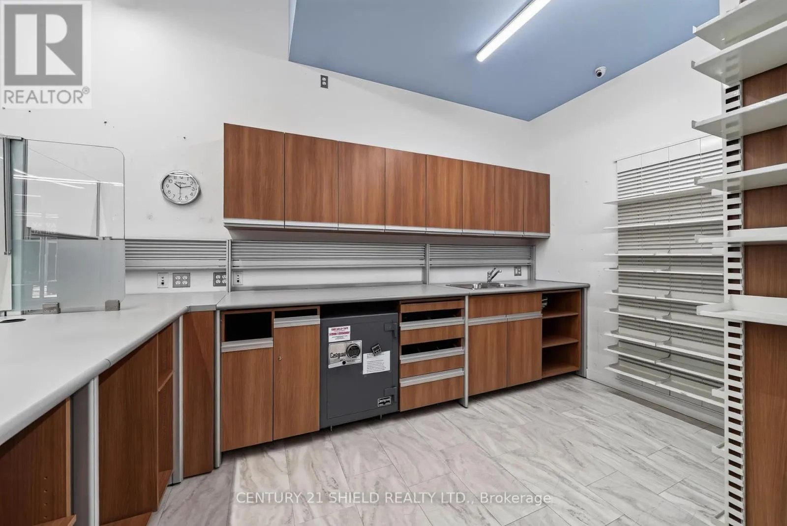 107 - 703 COTTON MILL STREET W