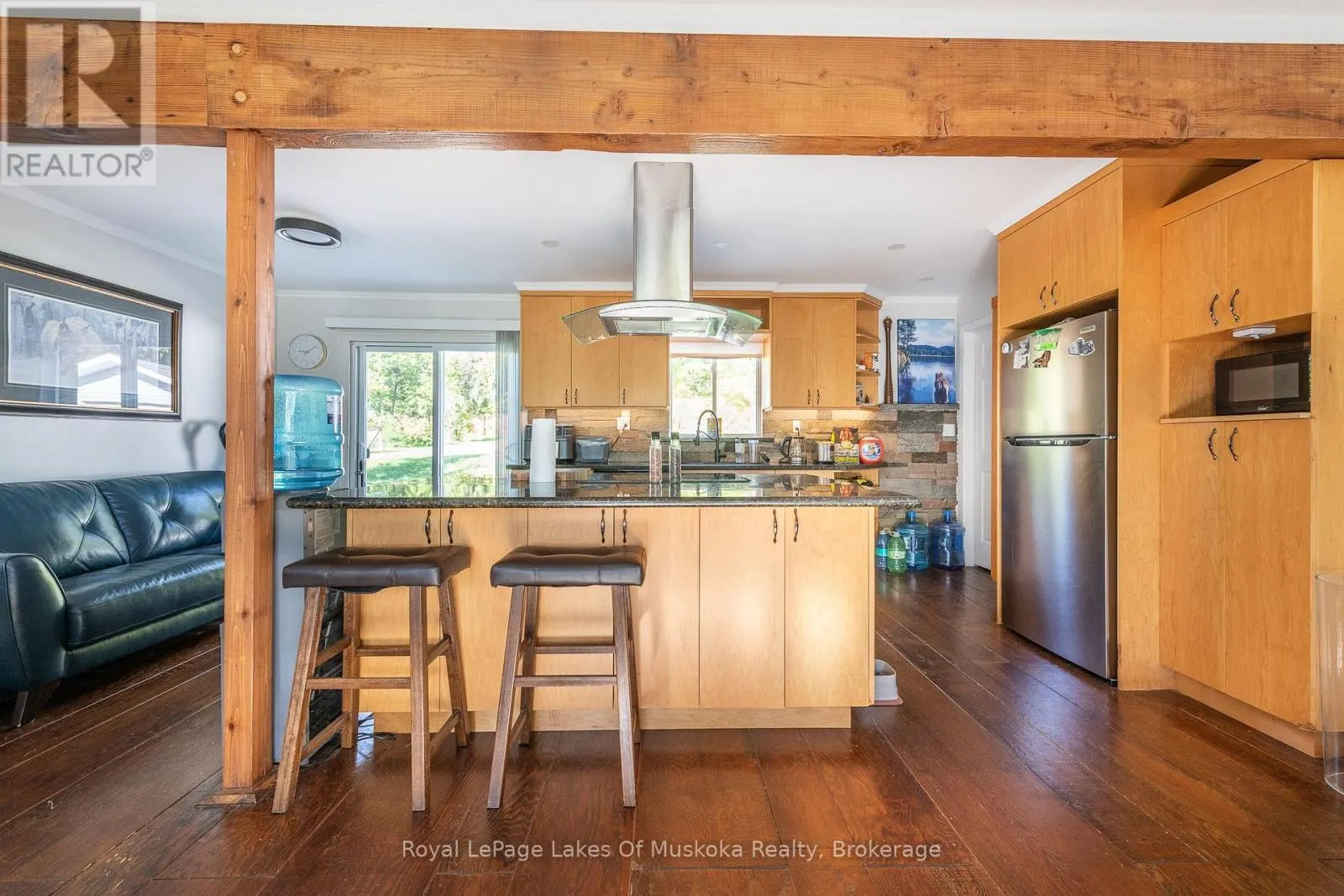 UPPER - 462 MUSKOKA 3 ROAD N #Upper