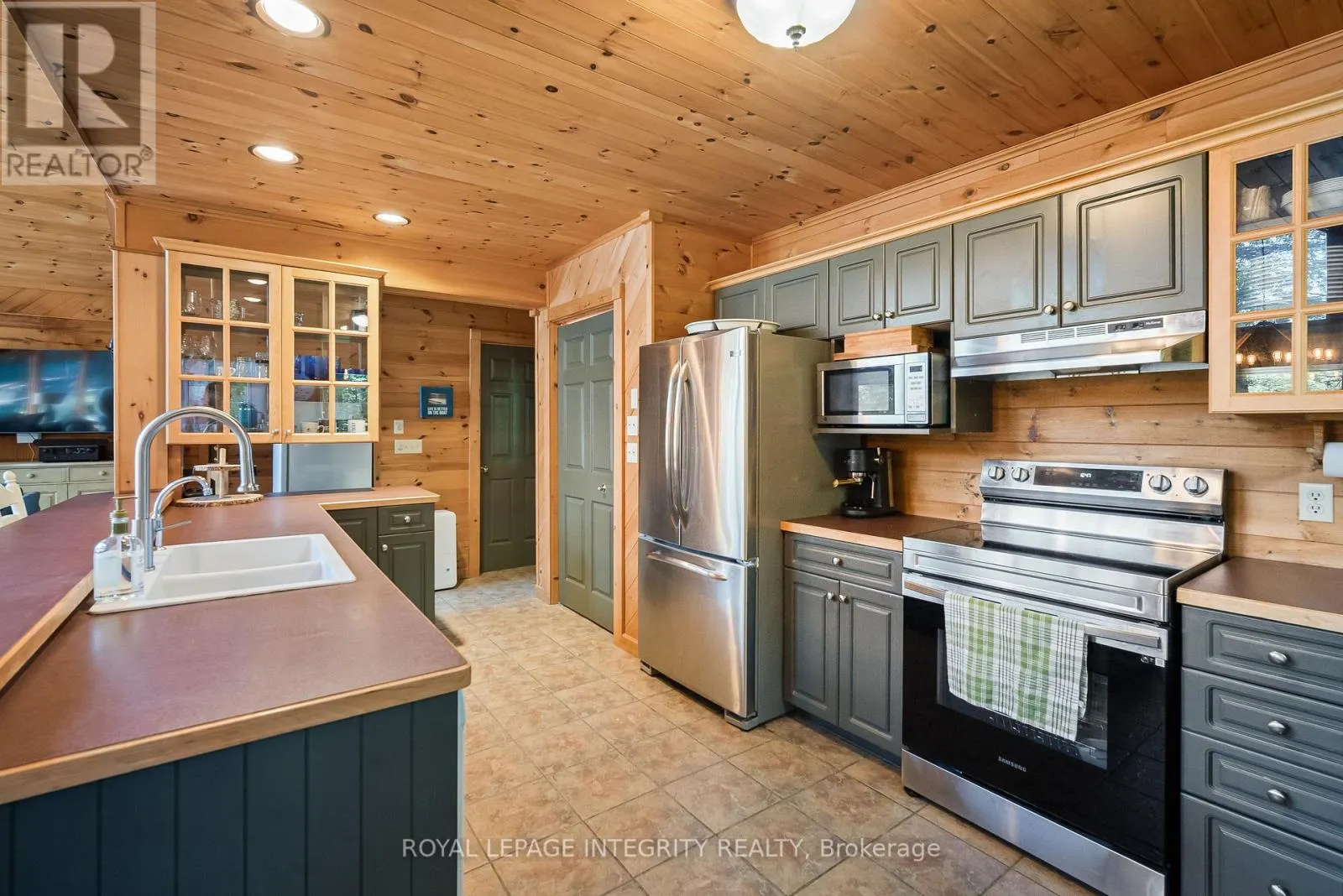 26 WALLACE ISLAND