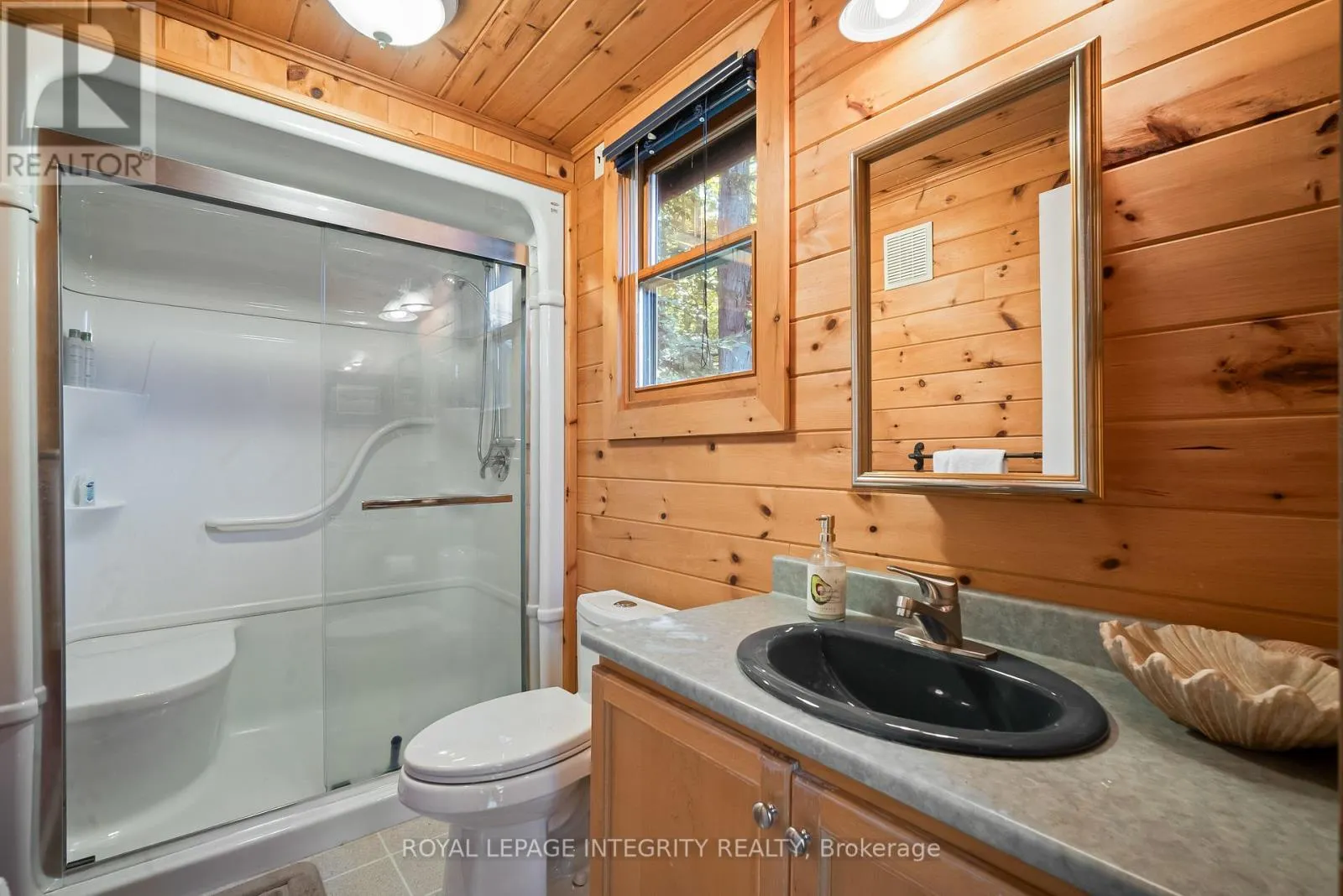 26 WALLACE ISLAND