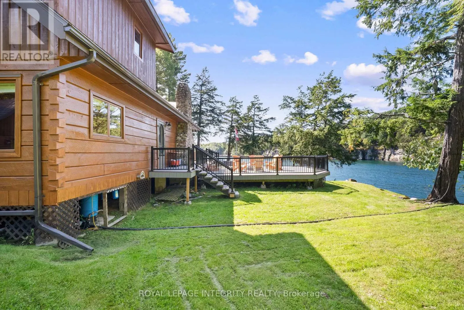 26 WALLACE ISLAND