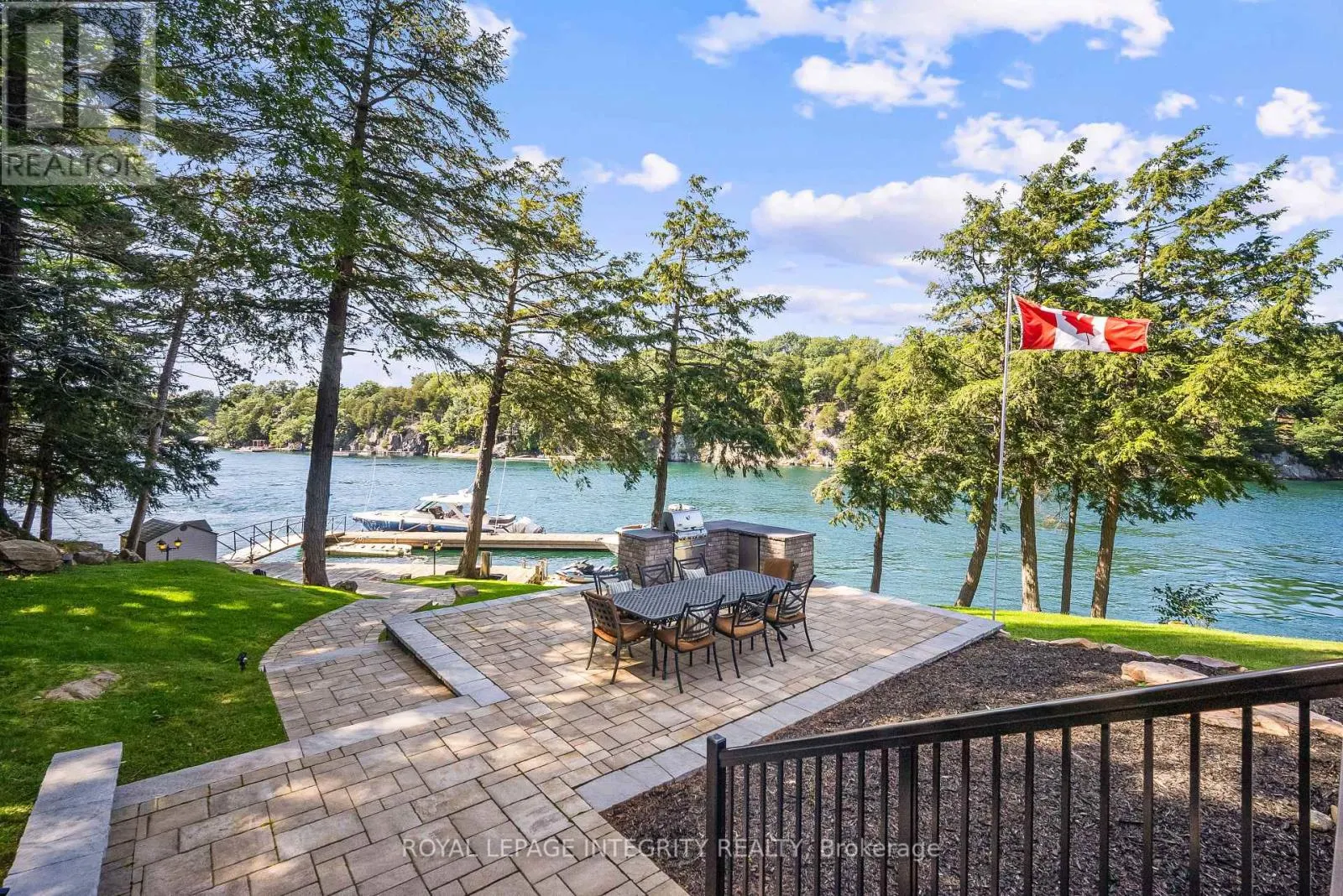 26 WALLACE ISLAND