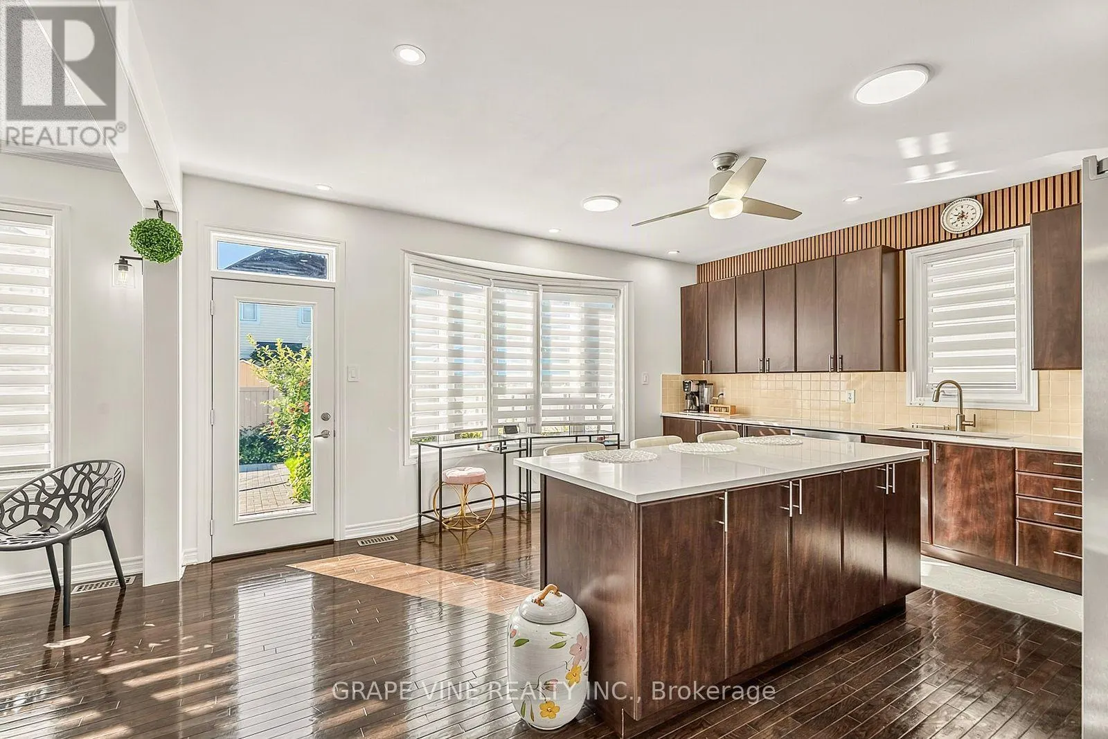 2784 GRAND VISTA CIRCLE