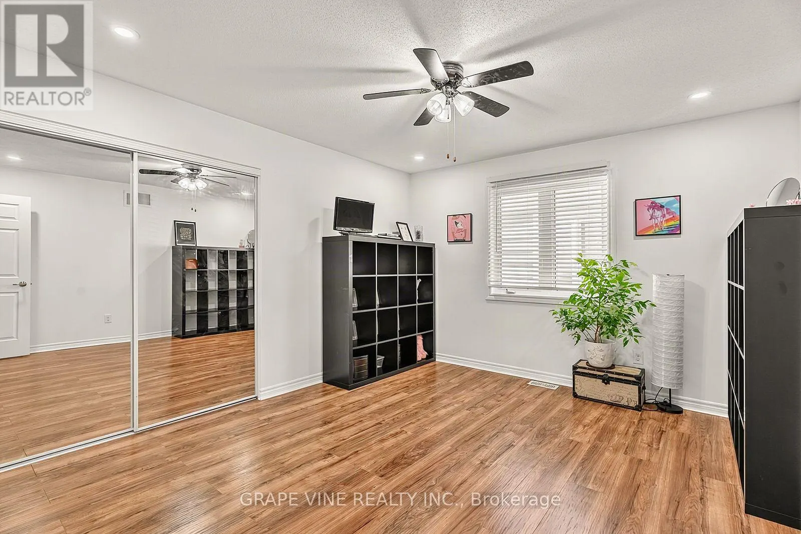 2784 GRAND VISTA CIRCLE