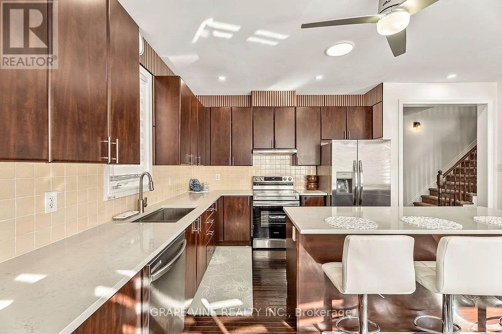 2784 GRAND VISTA CIRCLE