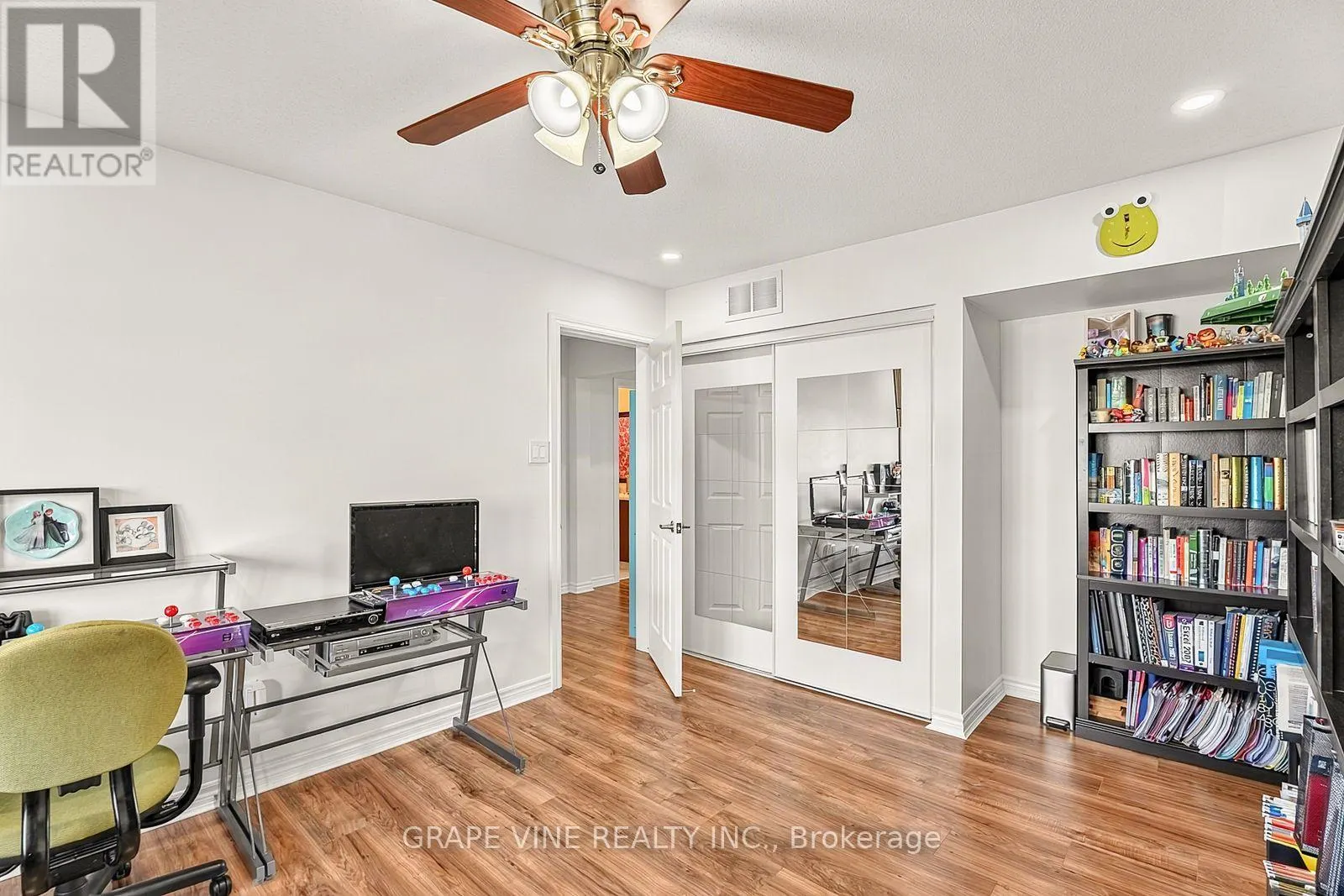 2784 GRAND VISTA CIRCLE