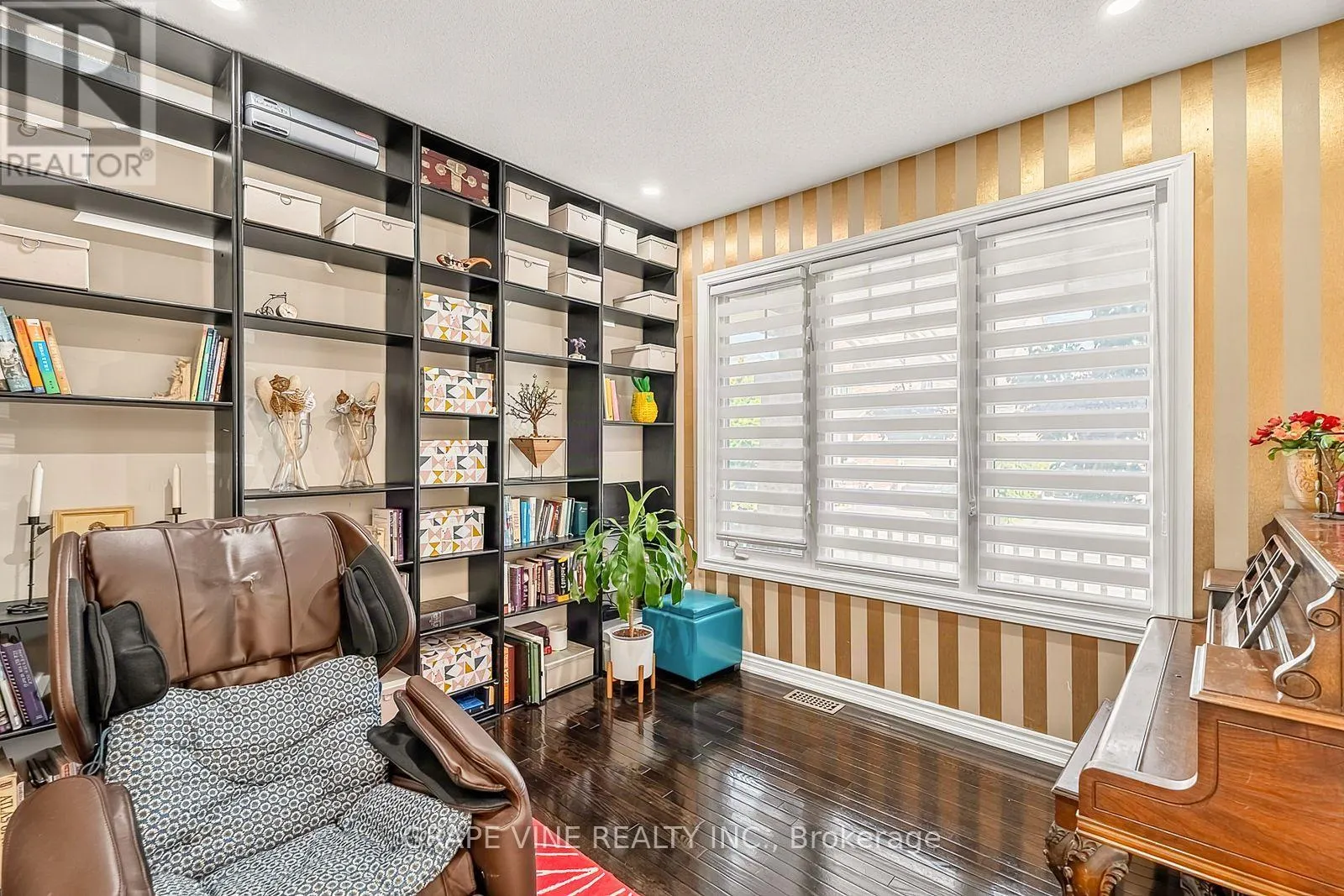 2784 GRAND VISTA CIRCLE