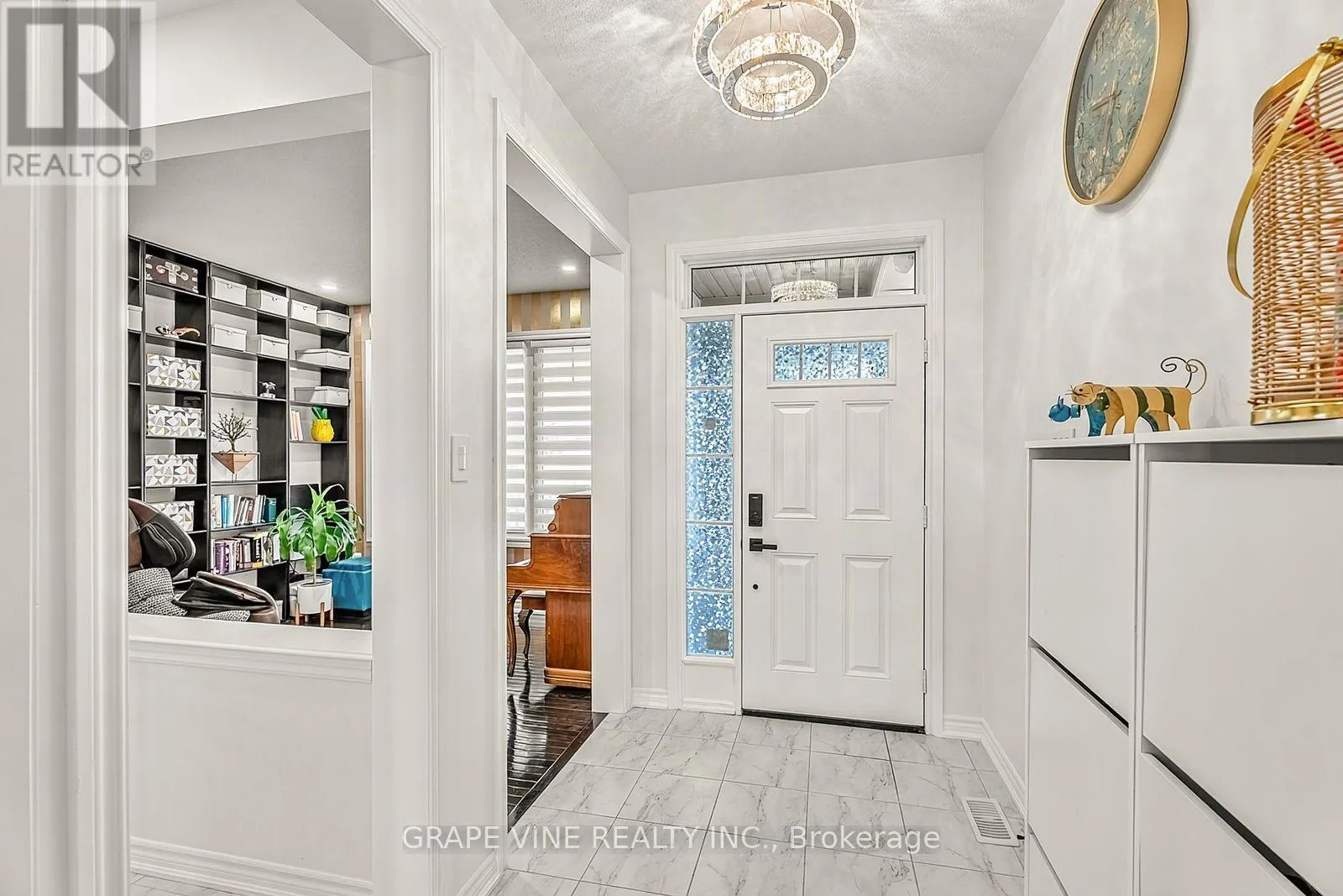 2784 GRAND VISTA CIRCLE