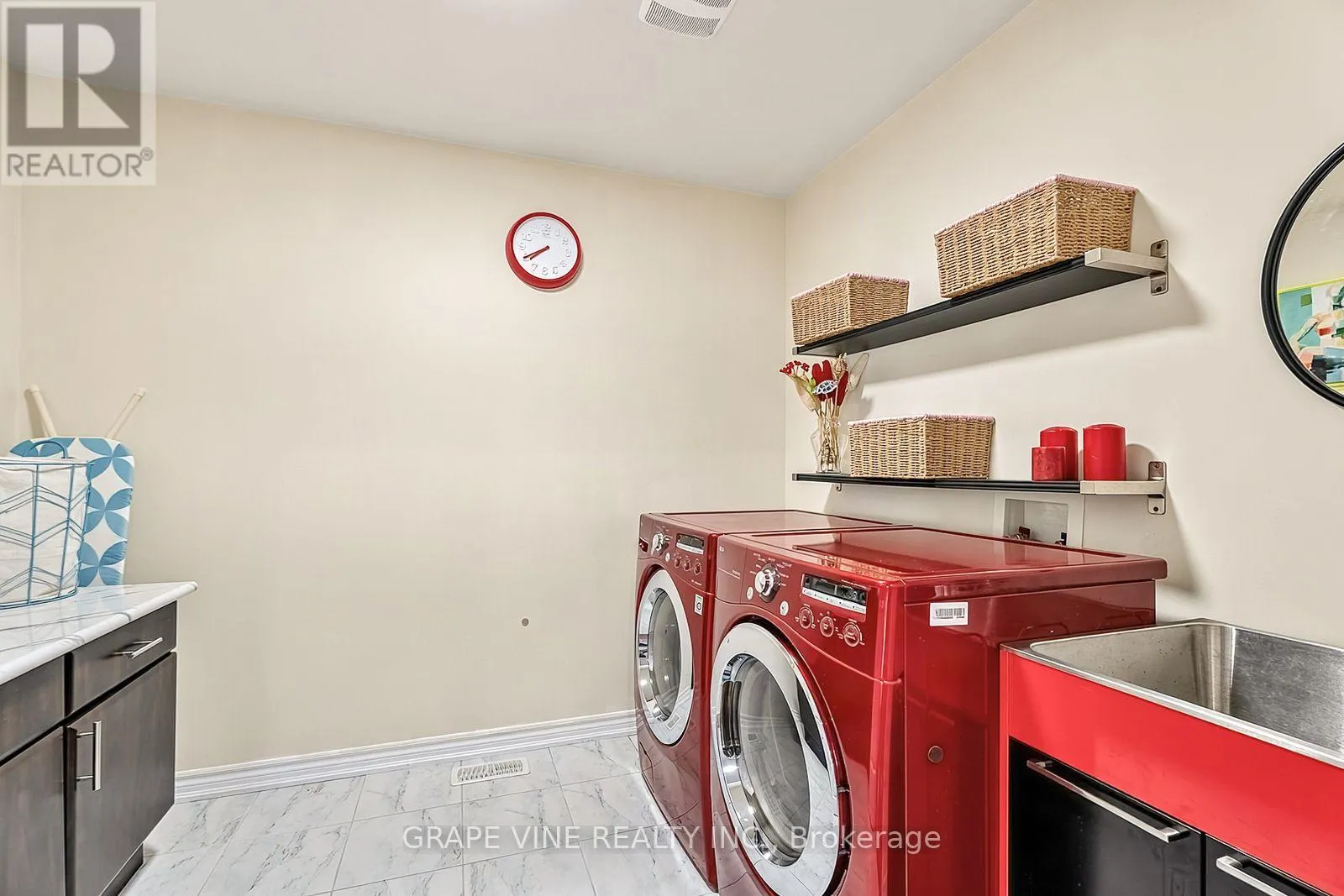 2784 GRAND VISTA CIRCLE