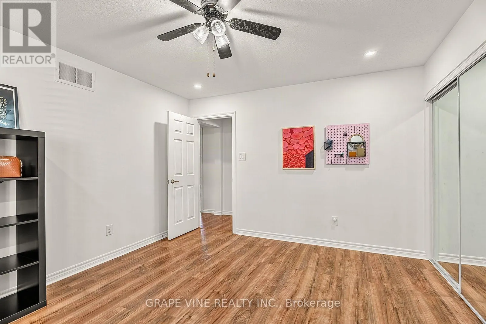 2784 GRAND VISTA CIRCLE
