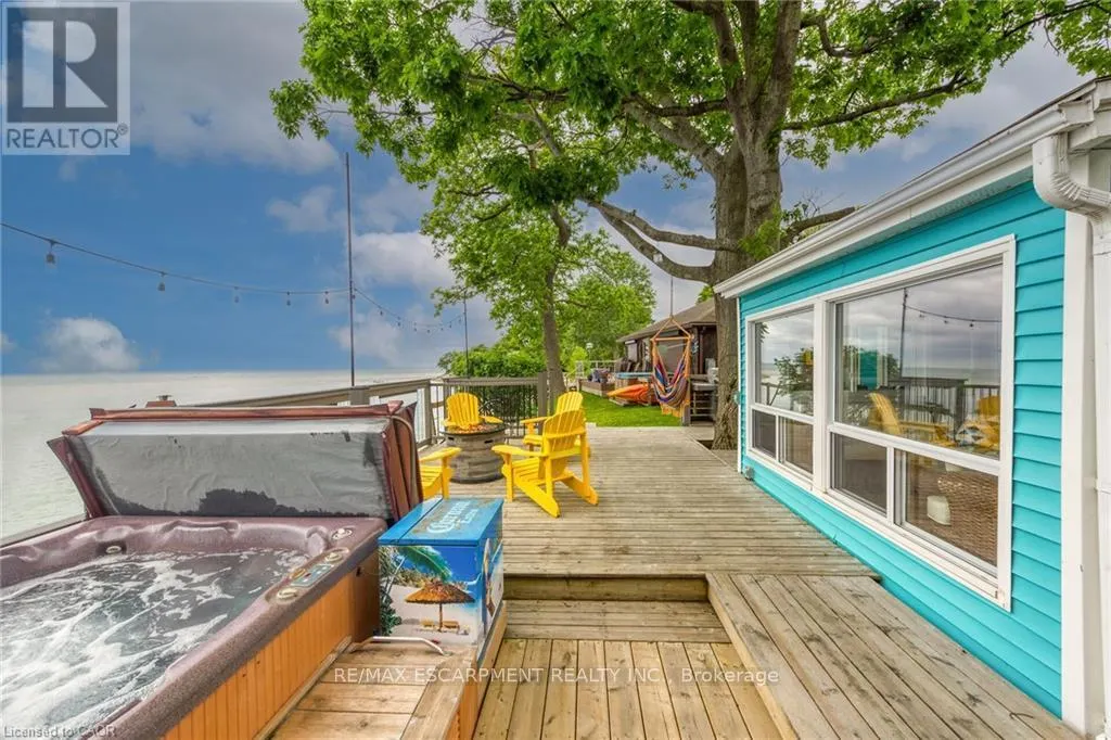 2090 LAKESHORE ROAD