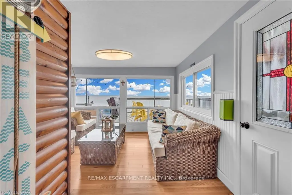 2090 LAKESHORE ROAD