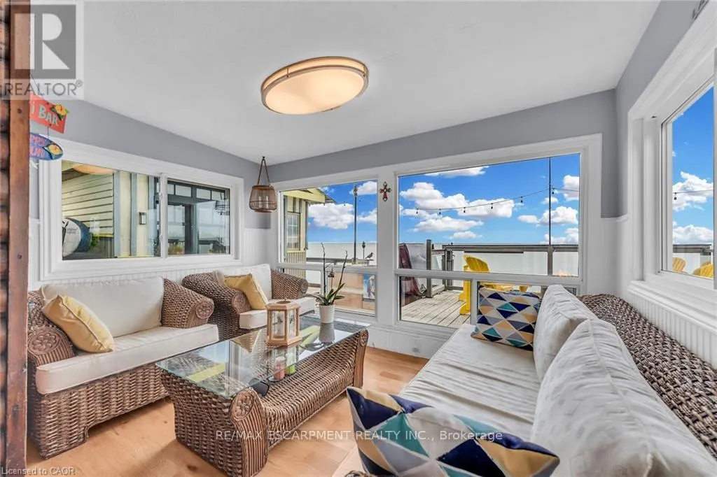 2090 LAKESHORE ROAD