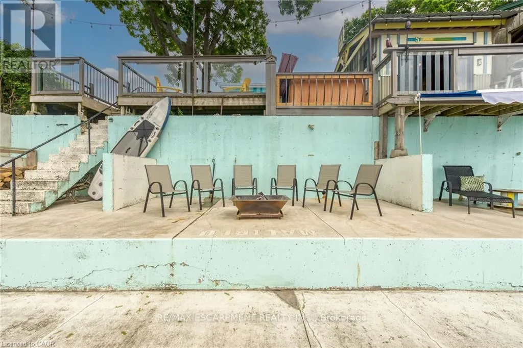 2090 LAKESHORE ROAD