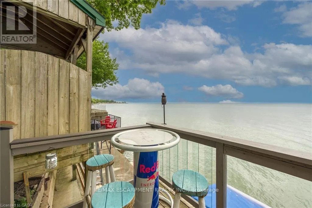 2090 LAKESHORE ROAD